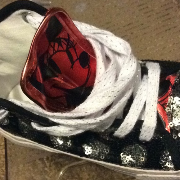 SOLD!!! NWOT Disney Minnie Shoes - Picture 8 of 8